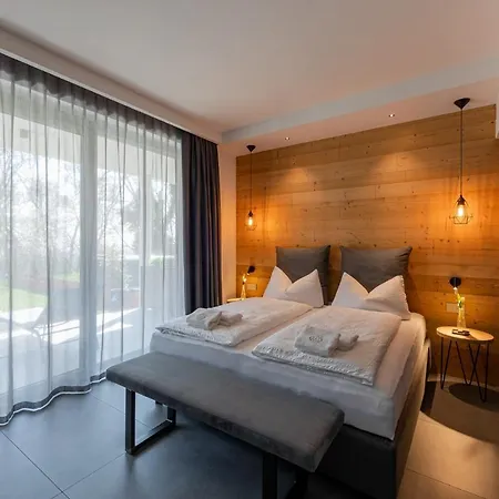 Shiloh Private Luxury Costermano